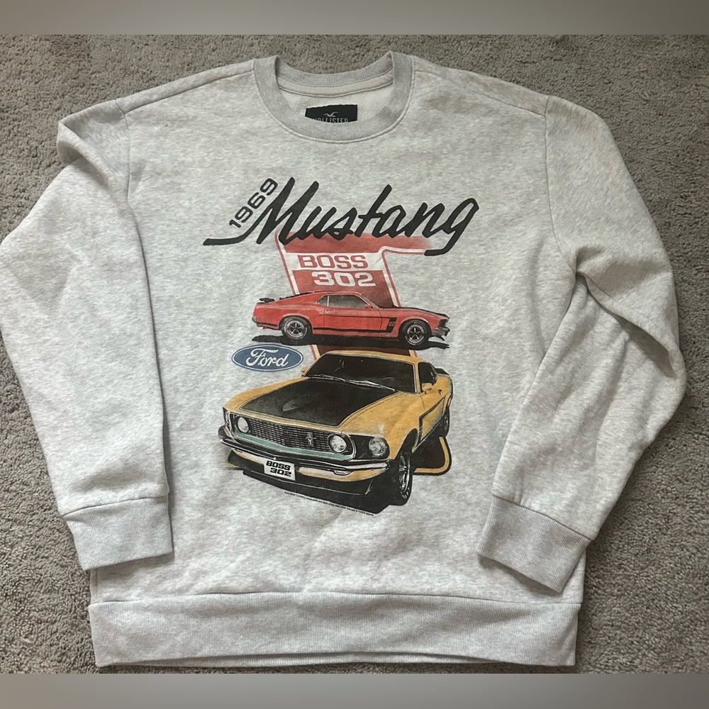 Hollister 1969 Mustang Boss 302 Graphic Sweatshirt | Ford Car Print | Size Small